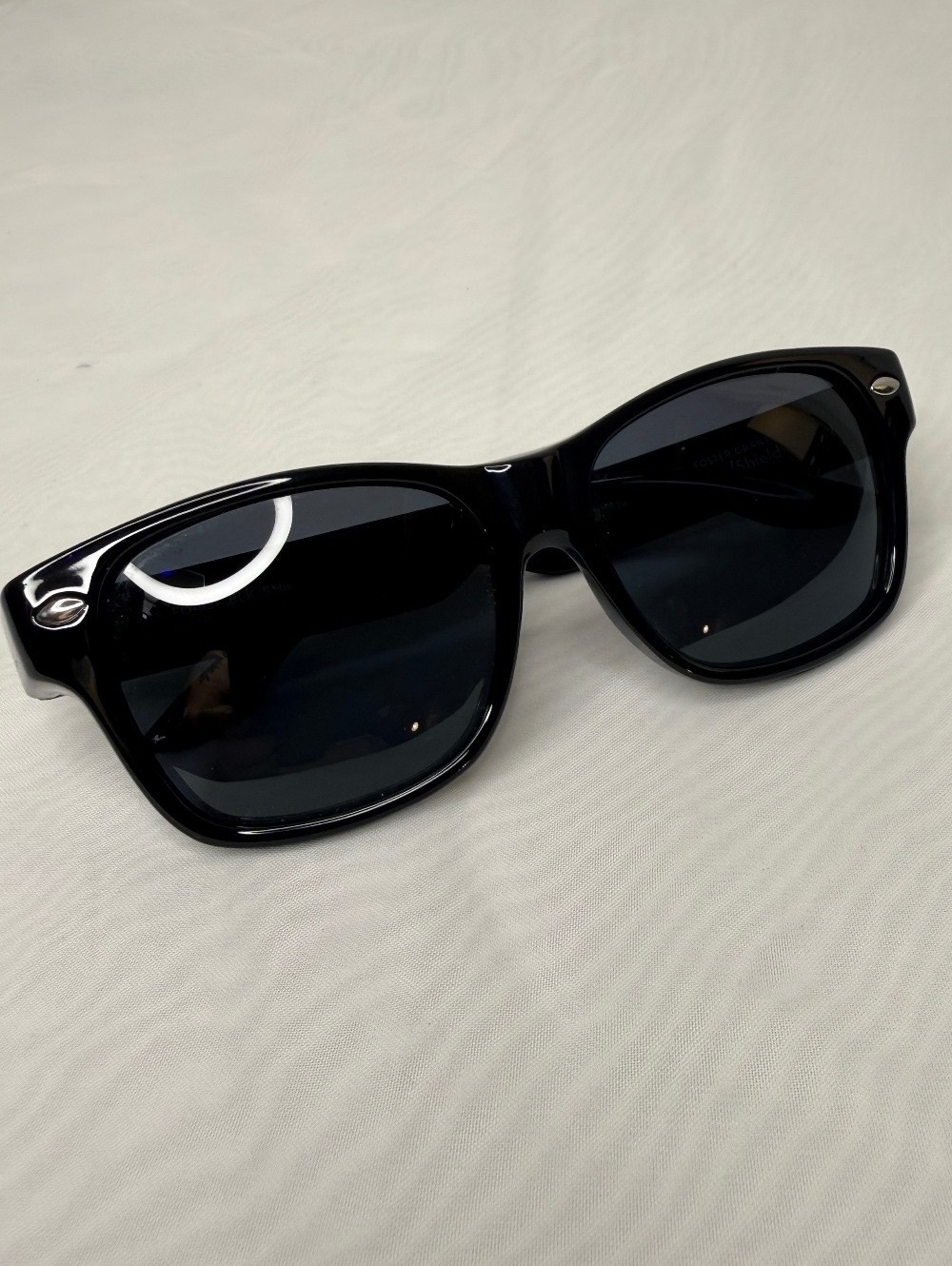 Foster Grant Solar Shield FO-037 Polarized Black Sunglasses